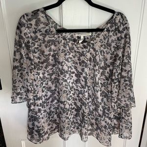 BCBG flowy top